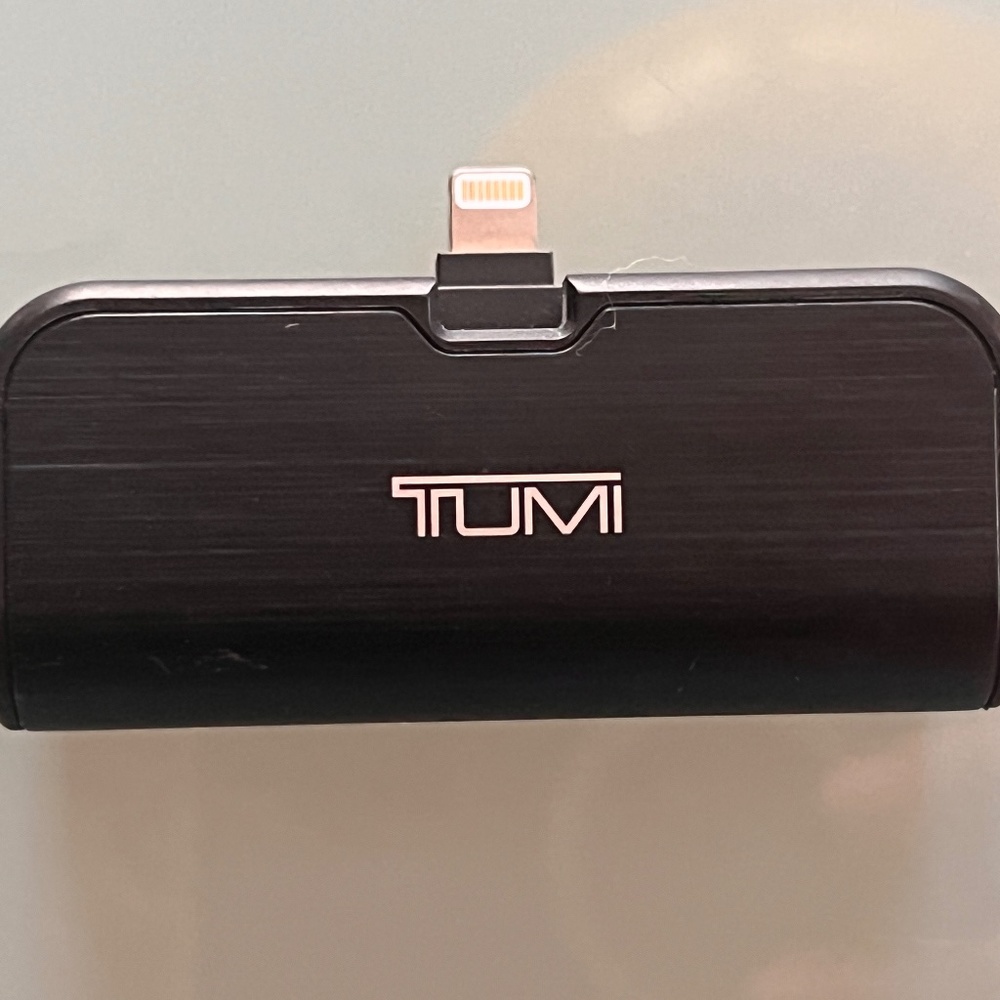 NOS Tumi Model TUPWR-021 Travel iPhone Charger